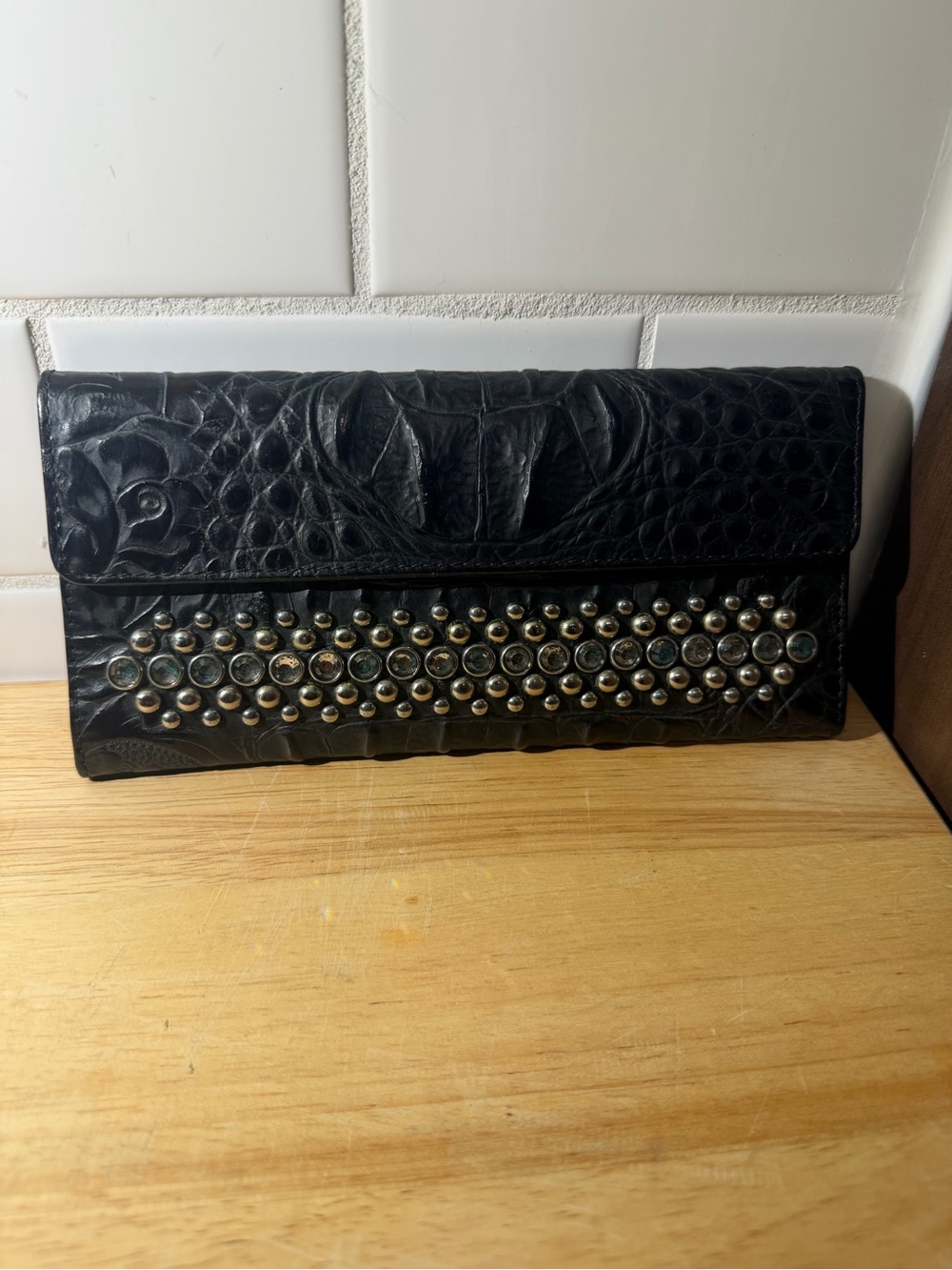 Raviani black leather wallet. Croco w/ crystals
